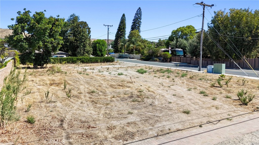2877 Avenida Simi Simi Valley, CA 93065 - Photo 18 of 26 a view of a backyard of the house