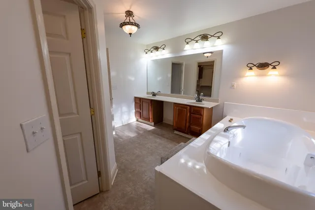 $625,000 | 9 Woodland Station, Seaford, DE 19973