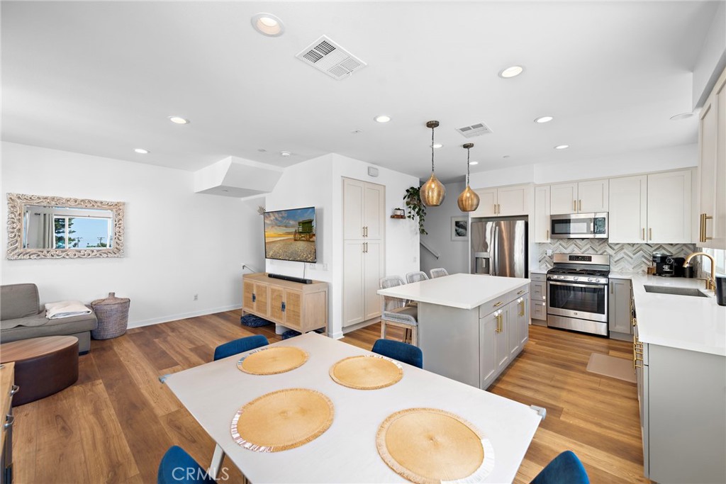 339 Ford Road Costa Mesa, CA 92627 - Photo 5 of 24