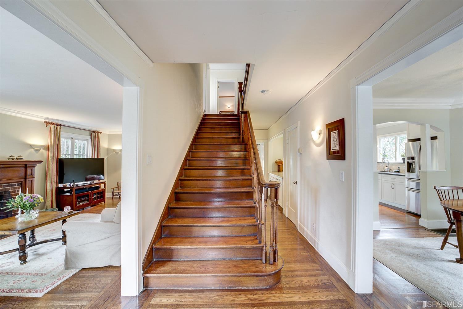 868 Arlington Avenue Berkeley, CA 94707 - Photo 4 of 54