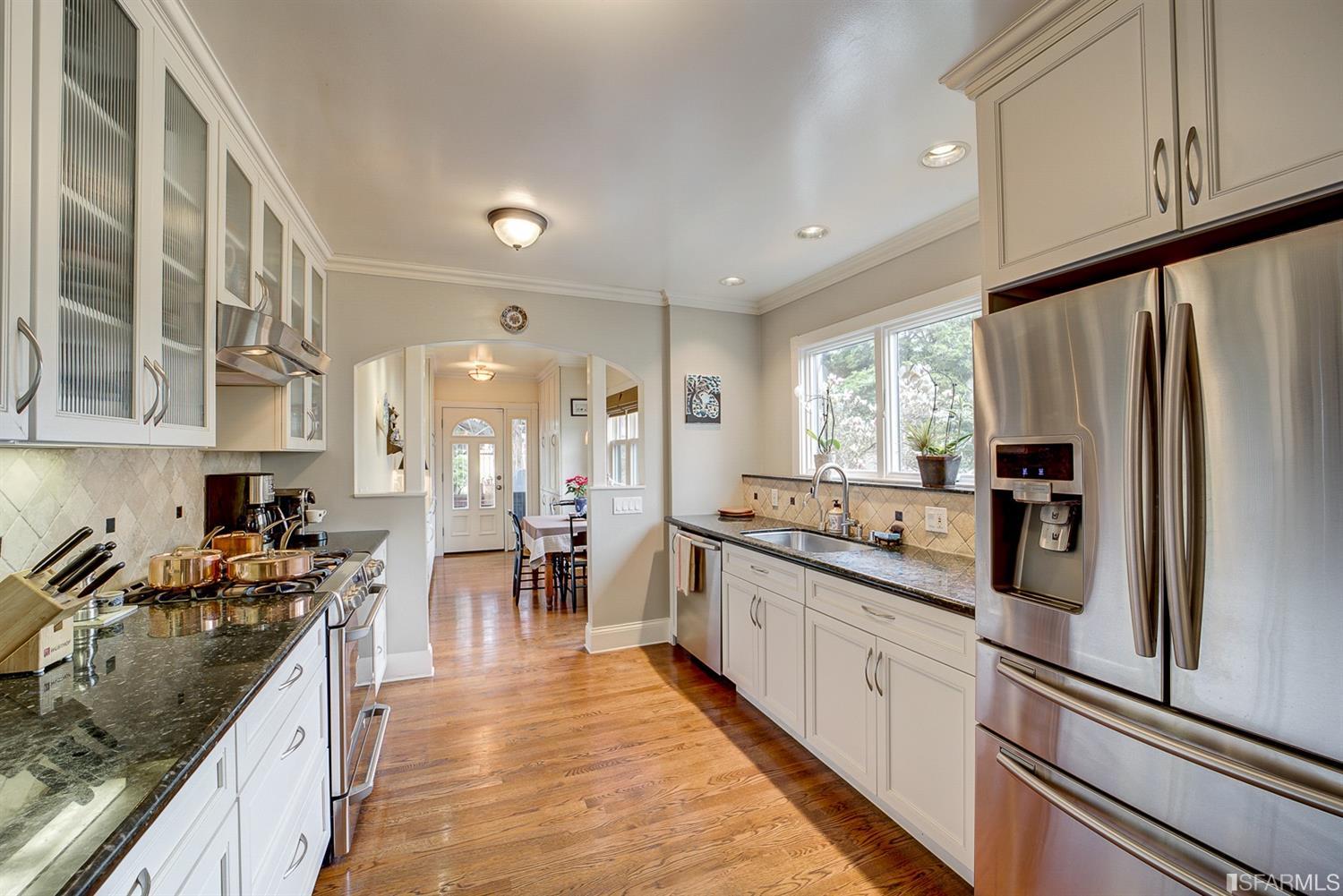 868 Arlington Avenue Berkeley, CA 94707 - Photo 9 of 54