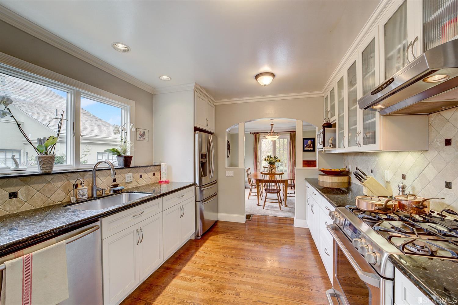 868 Arlington Avenue Berkeley, CA 94707 - Photo 10 of 54