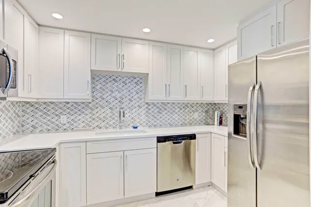 $3,500 | 5280 North Ocean Drive, Unit 14D, Riviera Beach, FL 33404