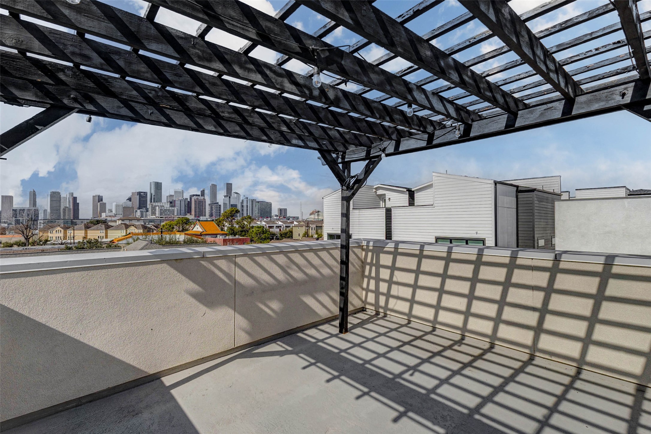 2913 Leeland Street Houston, TX 77003 - Photo 5 of 48