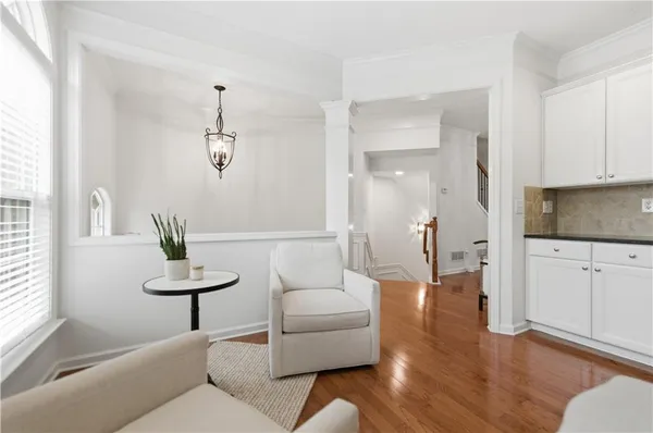 a view of entryway with a front door