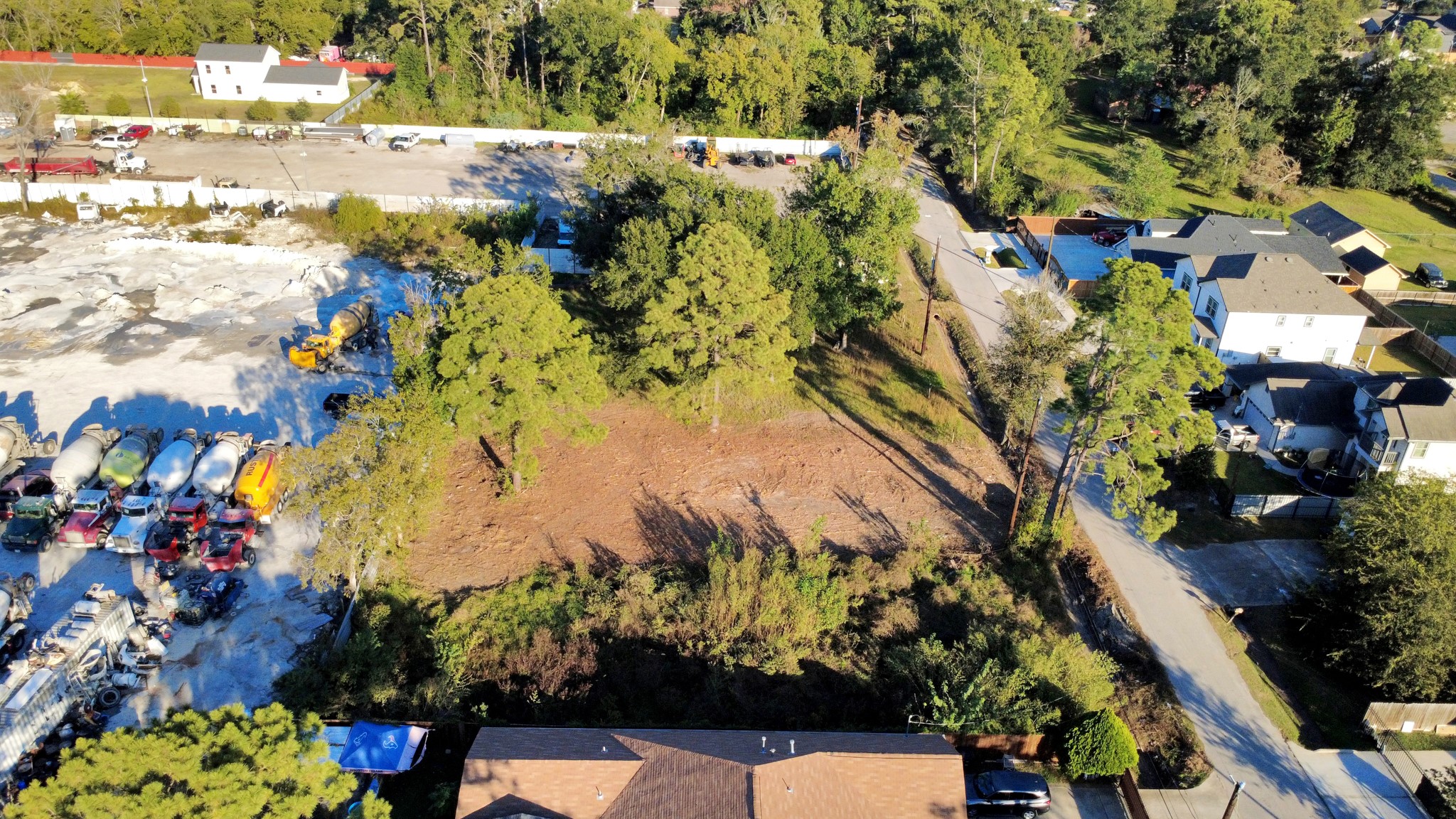 5207 Mayle Street Houston, TX 77016 - Photo 20 of 25 a view of lake
