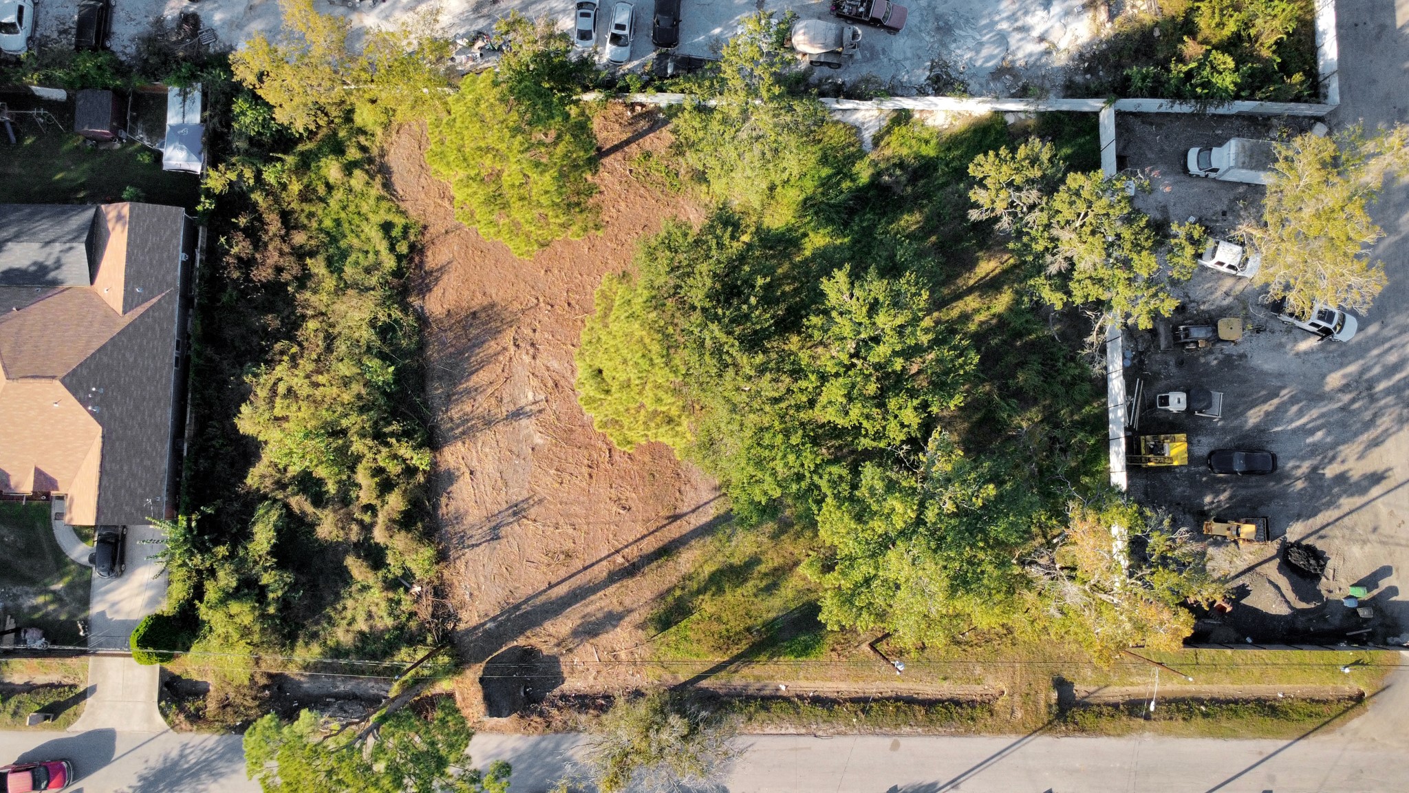 5207 Mayle Street Houston, TX 77016 - Photo 2 of 25 a picture of flowers