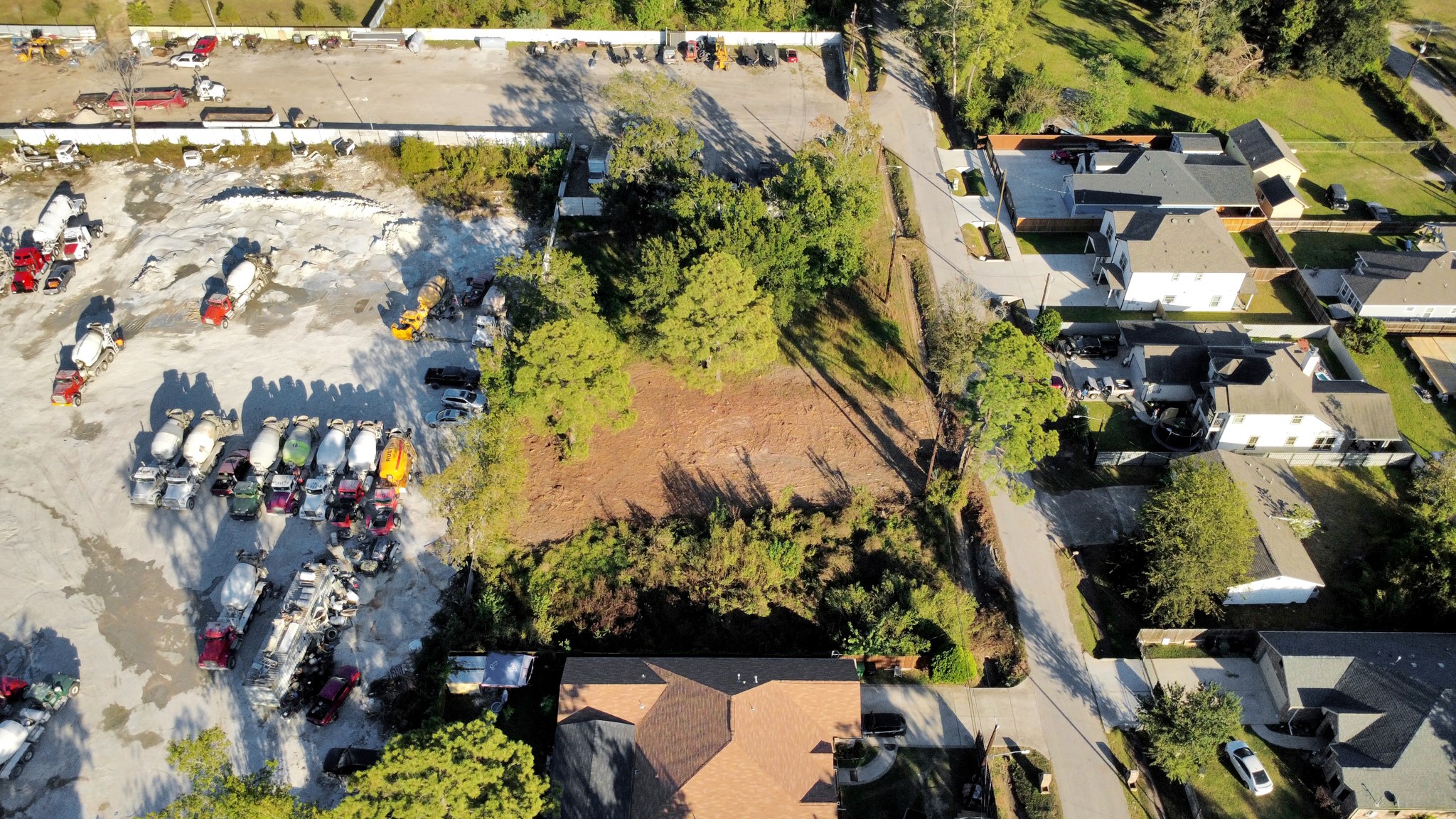 5207 Mayle Street Houston, TX 77016 - Photo 7 of 25 an aerial view of residential houses with outdoor space