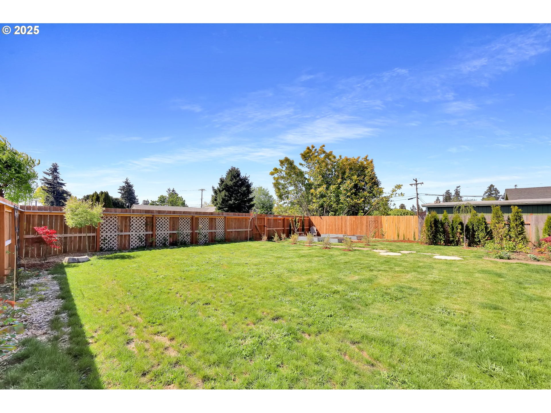 3045 Pheasant Boulevard Springfield, OR 97477 - Photo 36 of 43 a view of a backyard