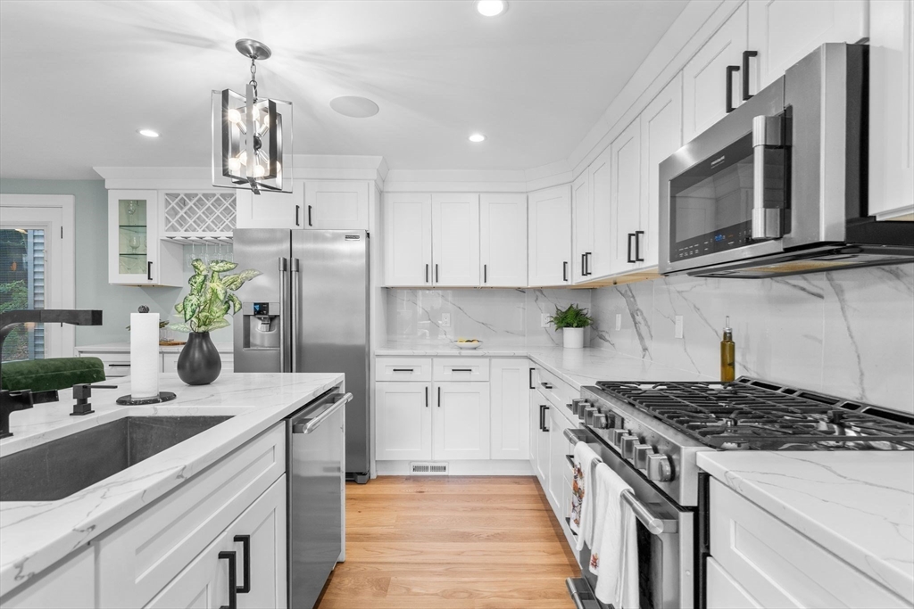 7 Bartley Street, Unit 7 Wakefield, MA 01880 - Photo 16 of 42