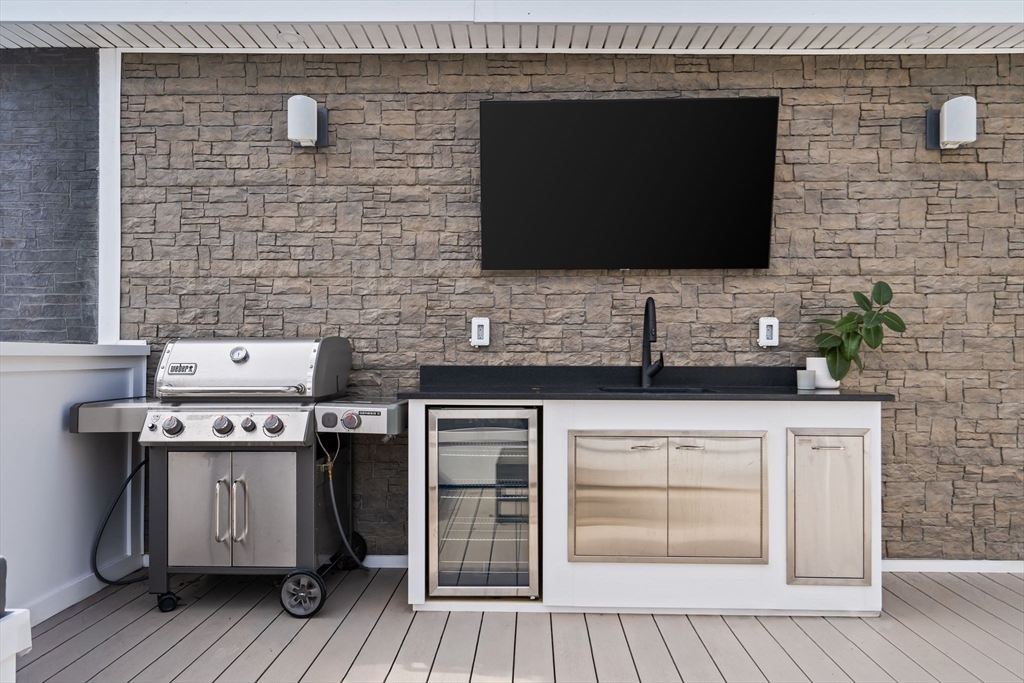 7 Bartley Street, Unit 7 Wakefield, MA 01880 - Photo 38 of 42