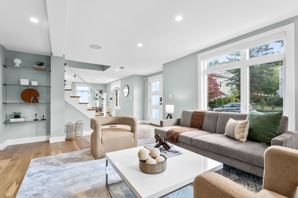 7 Bartley Street, Unit 7 Wakefield, MA 01880 - Photo 4 of 42