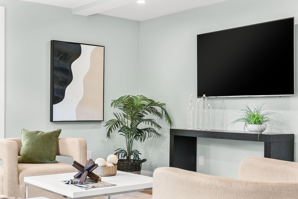 7 Bartley Street, Unit 7 Wakefield, MA 01880 - Photo 7 of 42