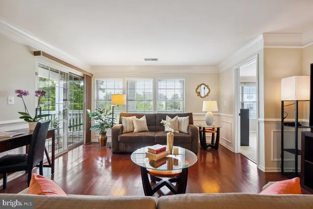 $2,250 | 8095 Lacy Drive, Unit 204, Manassas, VA 20109