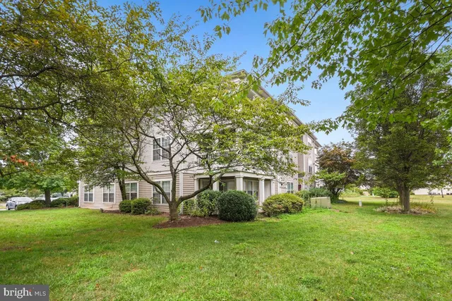 $2,250 | 8095 Lacy Drive, Unit 204, Manassas, VA 20109