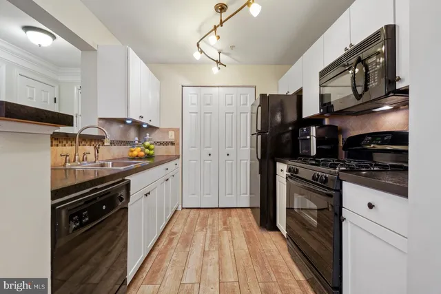 $2,250 | 8095 Lacy Drive, Unit 204, Manassas, VA 20109