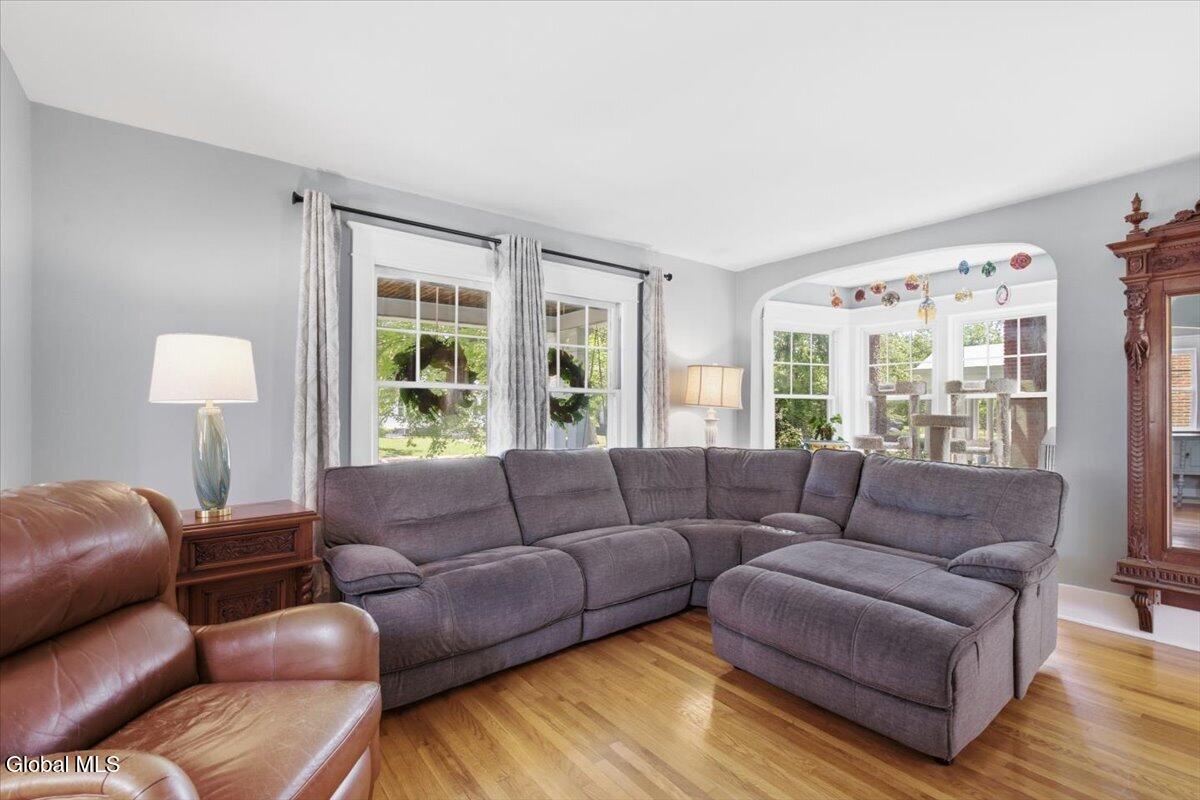 809 Wright Avenue Schenectady, NY 12309 - Photo 7 of 35 14-011_MW2_3432