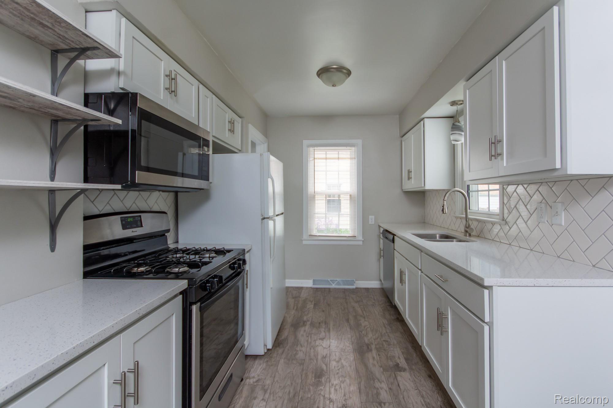 1310 Miller Road Kalamazoo, MI 49001 - Photo 9 of 32 DSC_8455.jpg