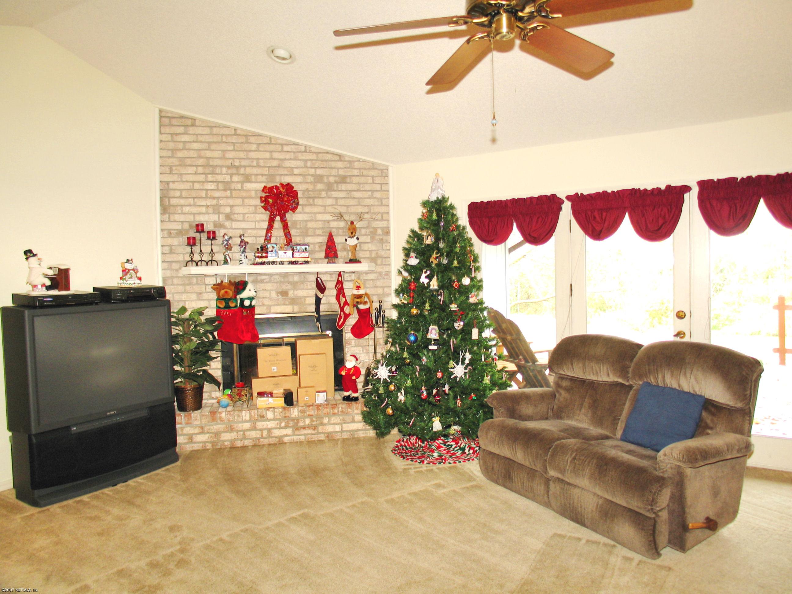 3406 Debussy Road Jacksonville, FL 32277 - Photo 3 of 9 Family Room-VG