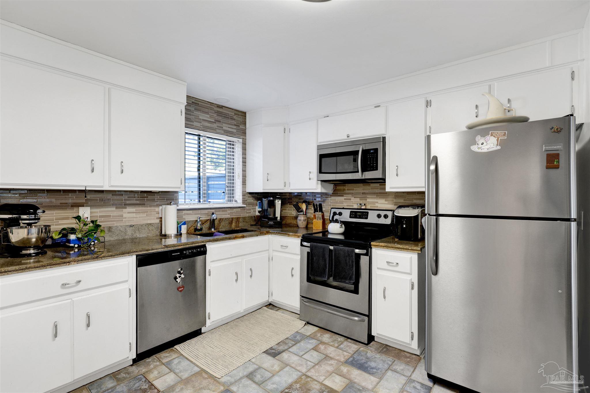 15009 Innerarity Point Road Pensacola, FL 32507 - Photo 13 of 34