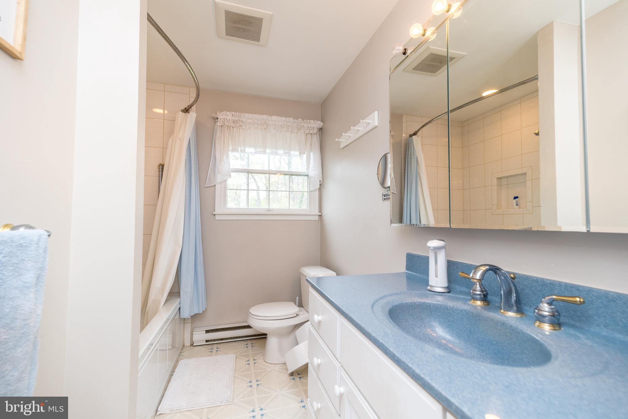3 Lee Road Norristown, PA 19403 - Photo 28 of 43 2nd Fl Hall Bath