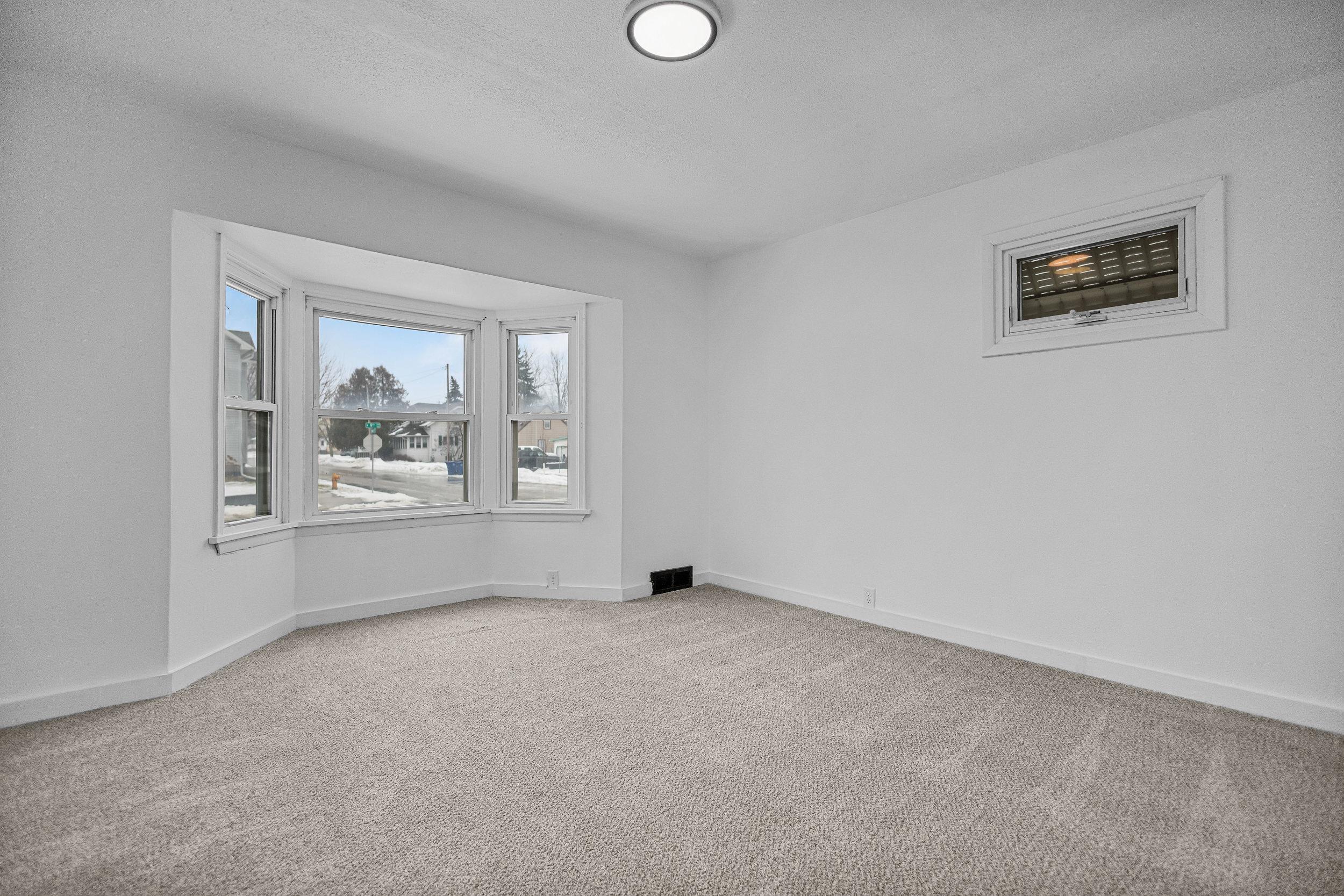 356 West 9th Avenue Oshkosh, WI 54902 - Photo 14 of 28