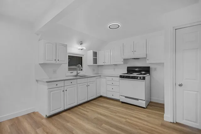 $189,000 | 356 West 9th Avenue, Oshkosh, WI 54902