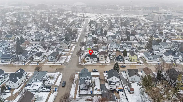 $189,000 | 356 West 9th Avenue, Oshkosh, WI 54902