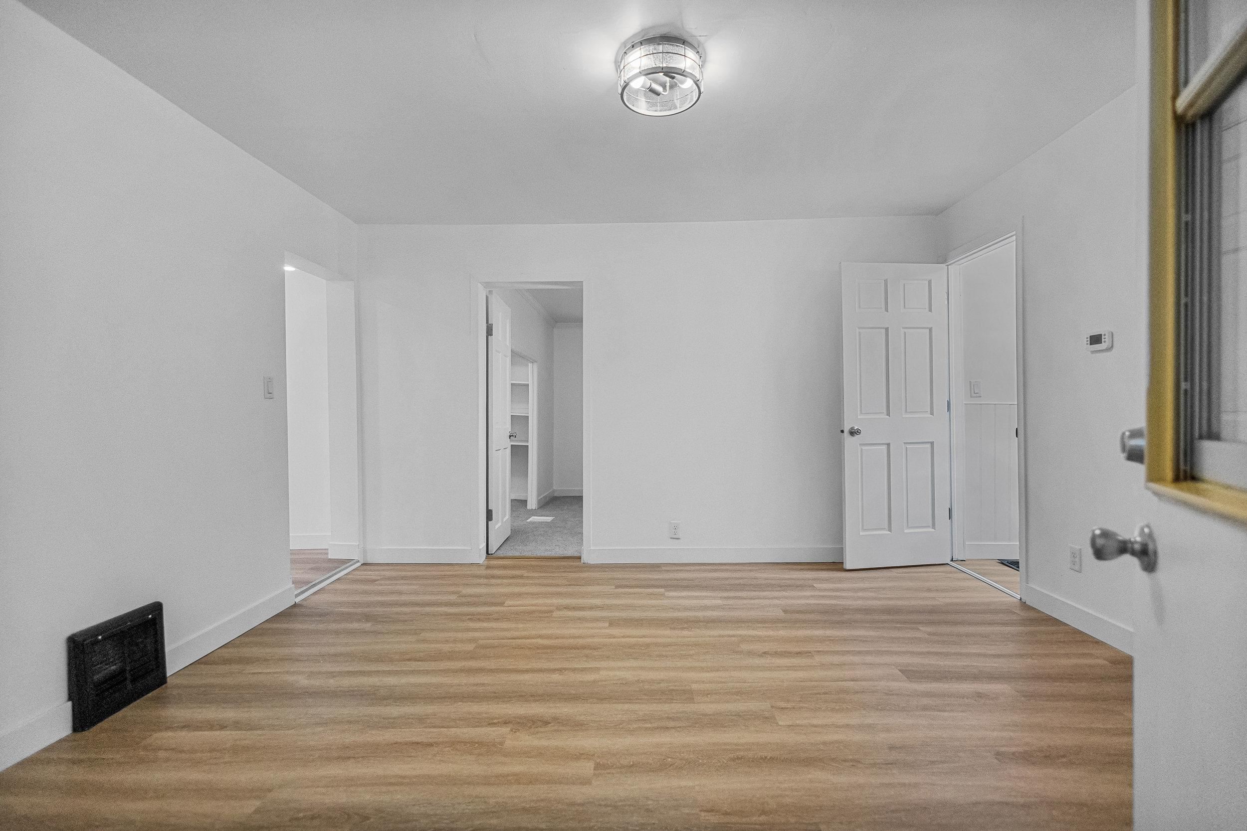 356 West 9th Avenue Oshkosh, WI 54902 - Photo 3 of 28