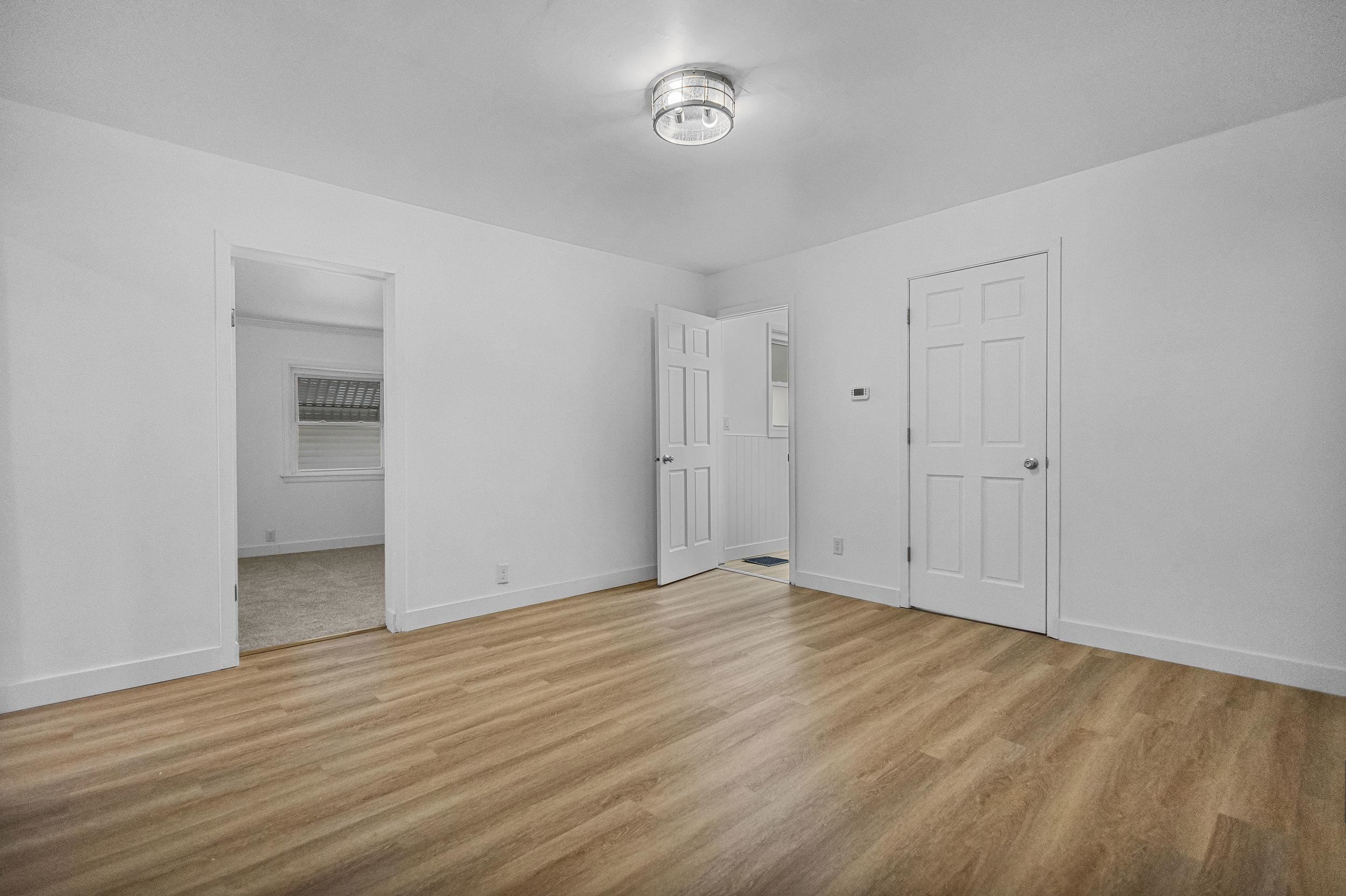 356 West 9th Avenue Oshkosh, WI 54902 - Photo 4 of 28