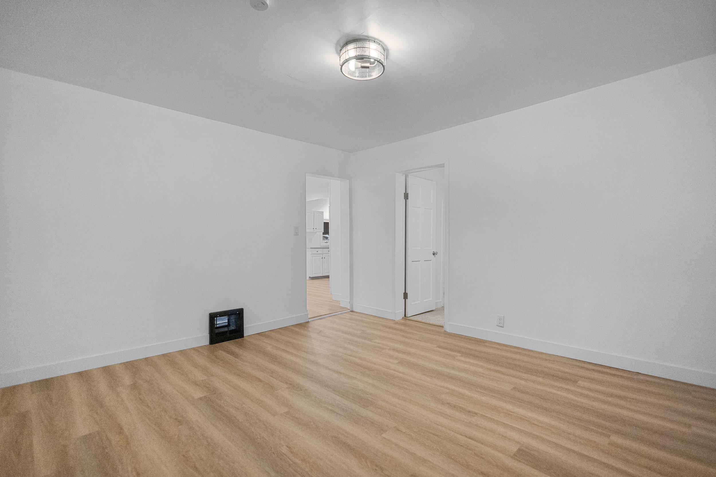 356 West 9th Avenue Oshkosh, WI 54902 - Photo 6 of 28