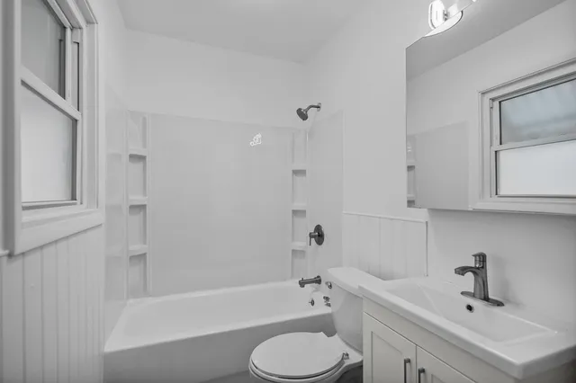 $189,000 | 356 West 9th Avenue, Oshkosh, WI 54902