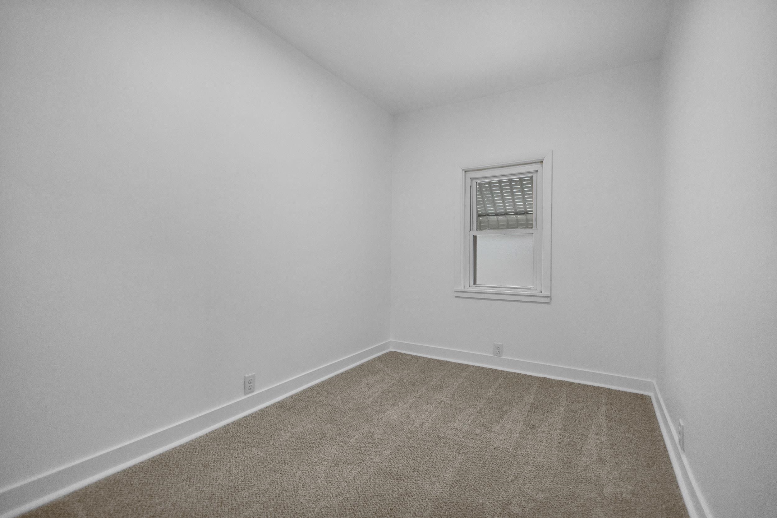 356 West 9th Avenue Oshkosh, WI 54902 - Photo 9 of 28