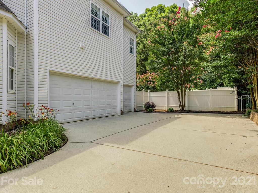 19309 Ruffner Drive Cornelius, NC 28031 - Photo 6 of 33 Gallery Image 6