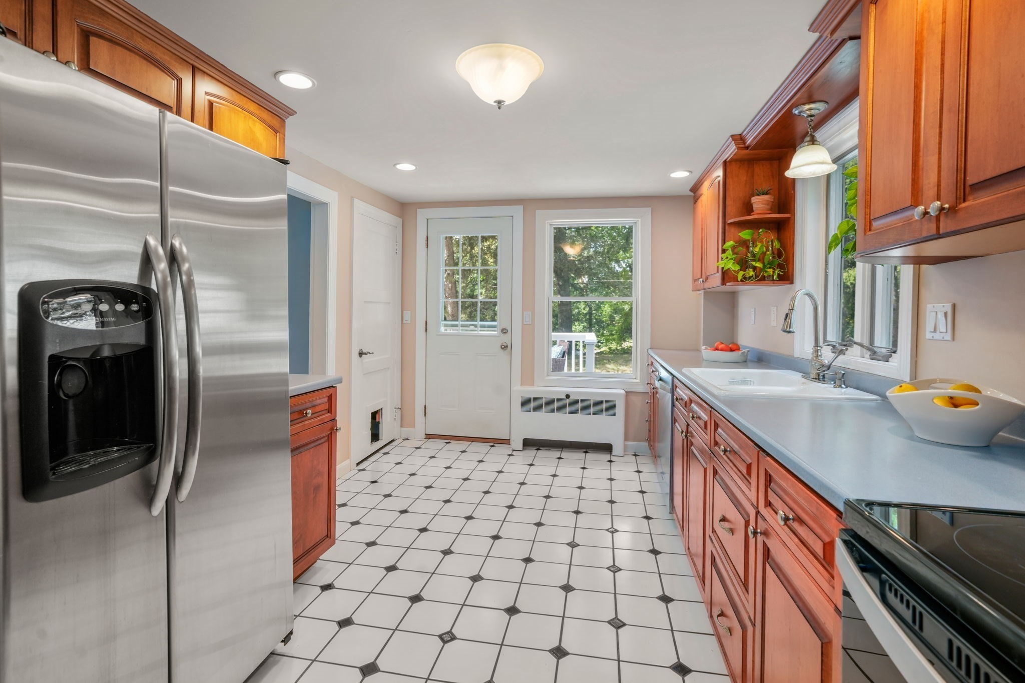 452 Chestnut Street Ashland, MA 01721 - Photo 9 of 32 Gallery Image 9