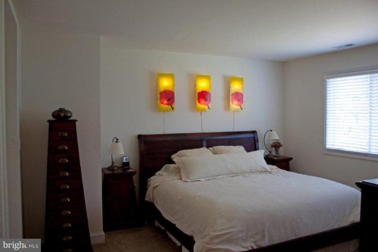 1052 Blackwell Road Annapolis, MD 21403 - Photo 15 of 19 Master Bedroom