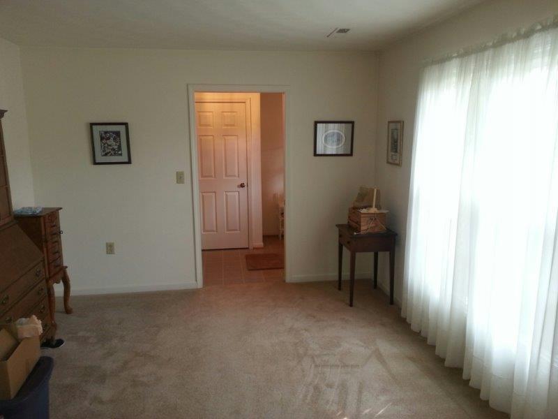 6436 Ridgeview Drive Roanoke, VA 24019 - Photo 28 of 41 Living Room