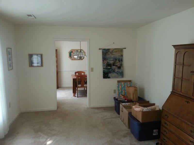 6436 Ridgeview Drive Roanoke, VA 24019 - Photo 29 of 41 Living Room