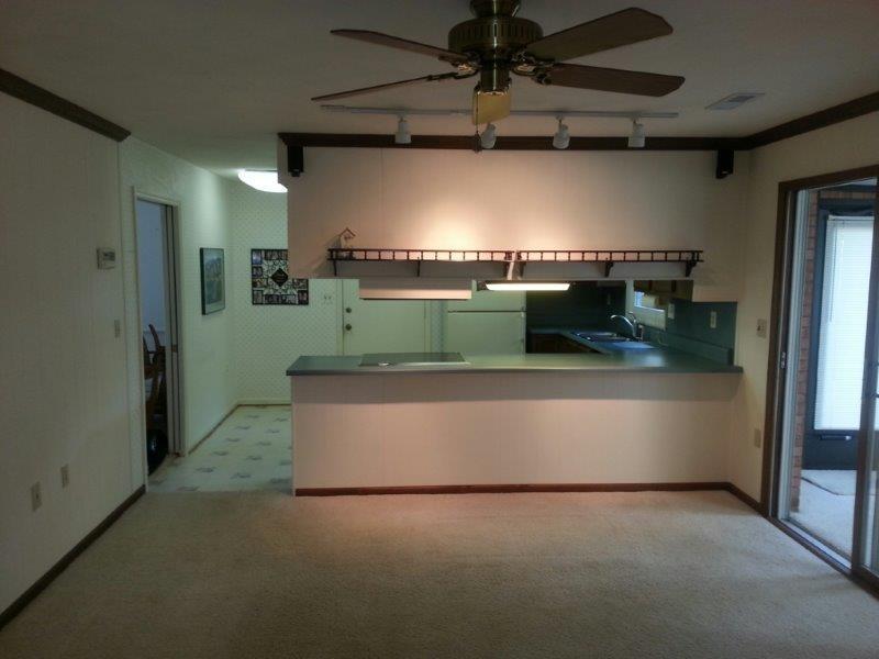 GR with view into Kitchen