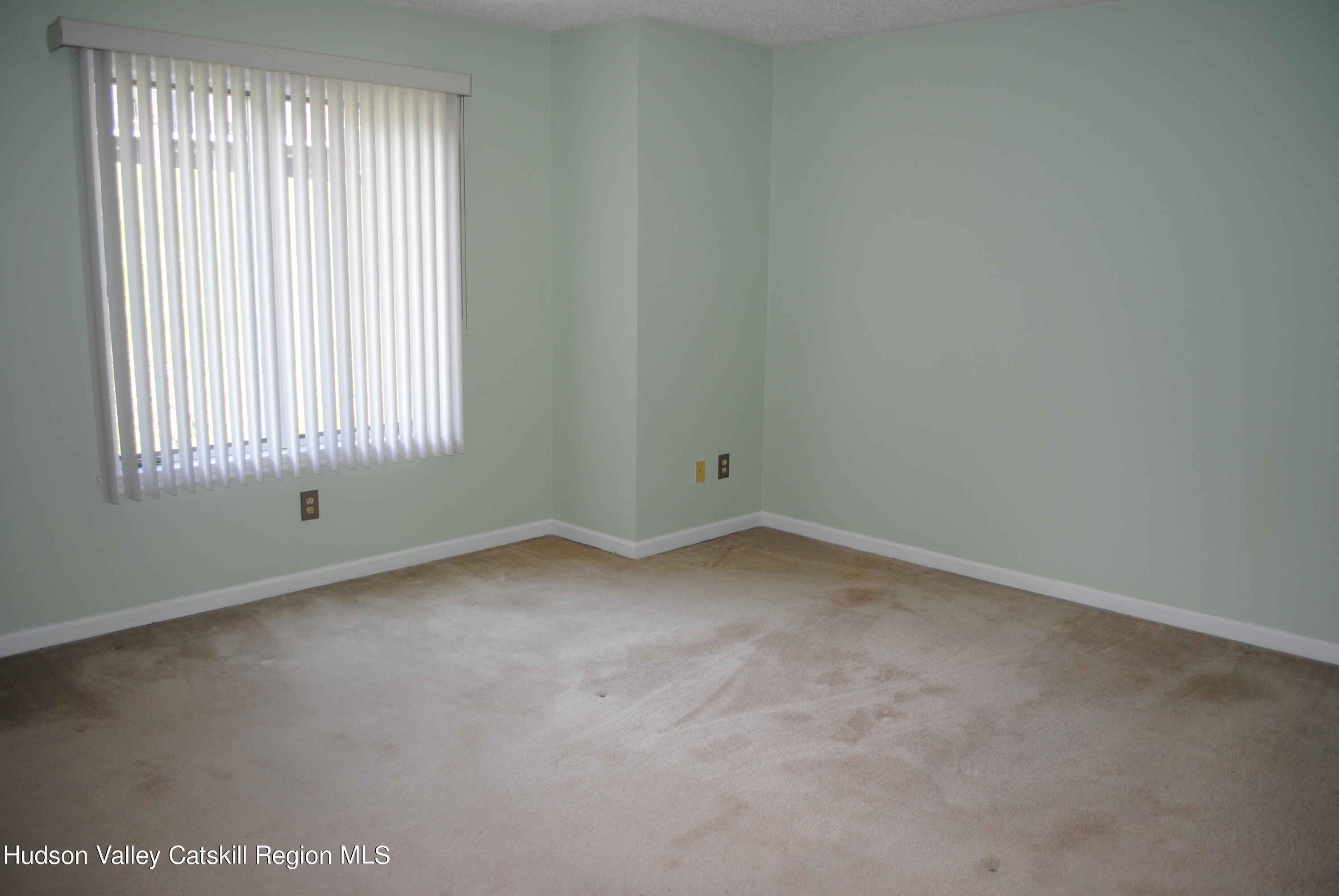 75 Riverview Port Ewen, NY 12466 - Photo 18 of 35 an empty room with a window