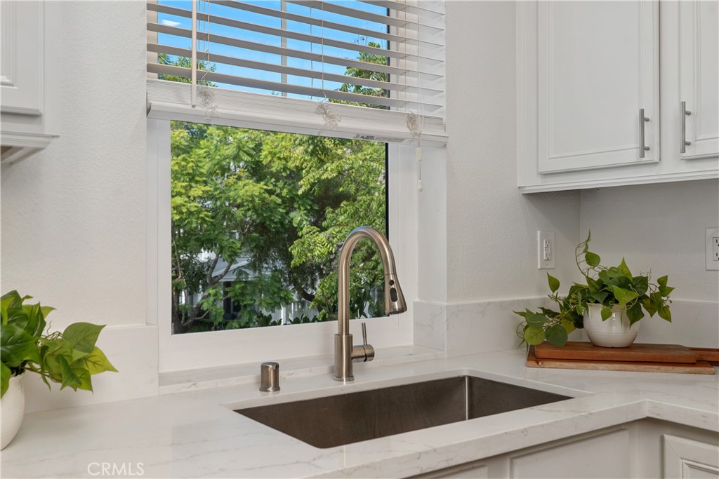 24 Valmont Way Ladera Ranch, CA 92694 - Photo 6 of 39 Gallery Image 6