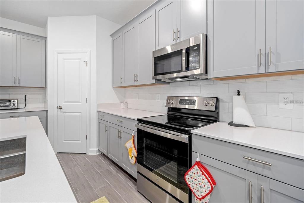 9715 Introduction Way Orlando, FL 32832 - Photo 3 of 23
