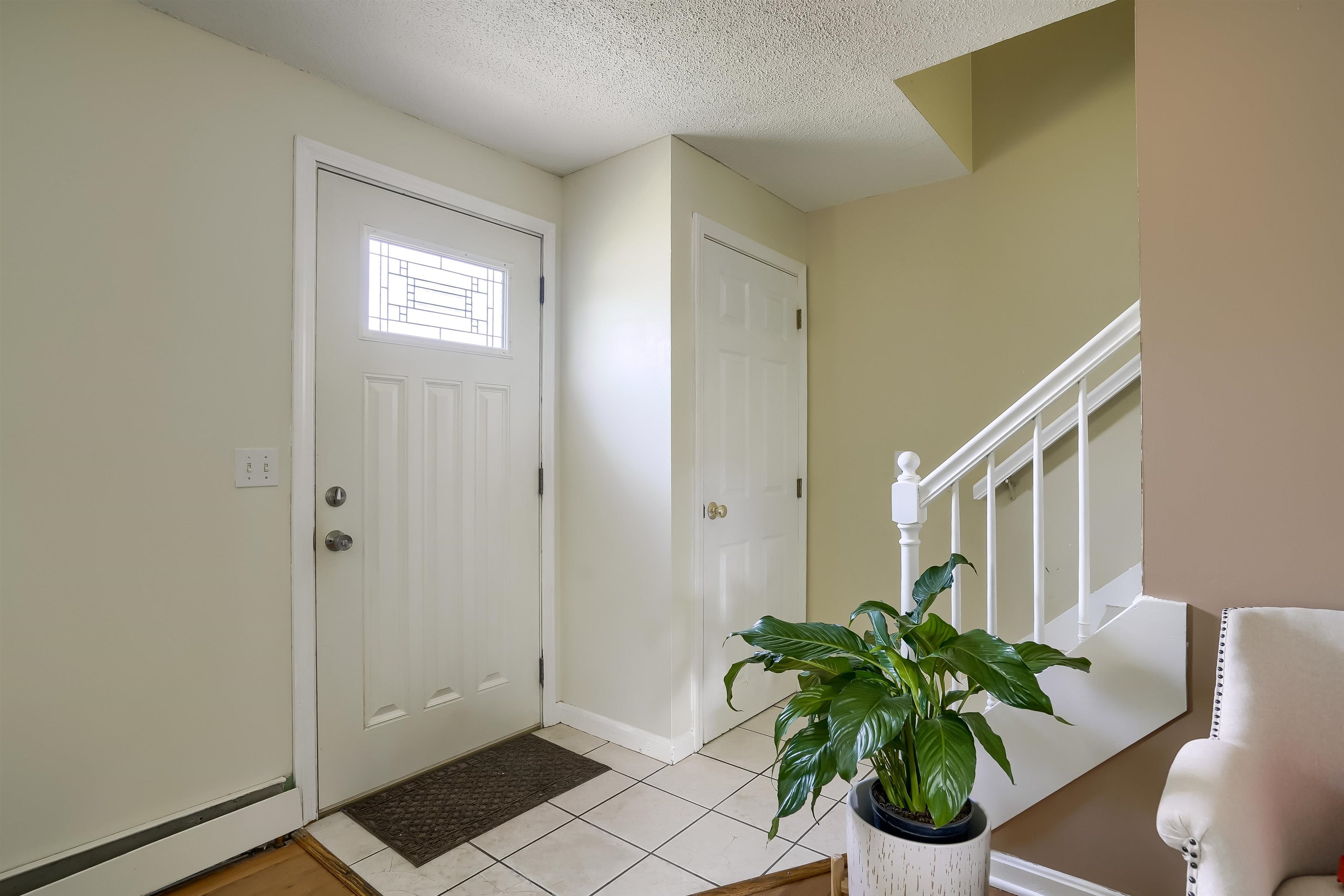 73 R Rockingham Road, Unit R Derry, NH 03038 - Photo 2 of 20