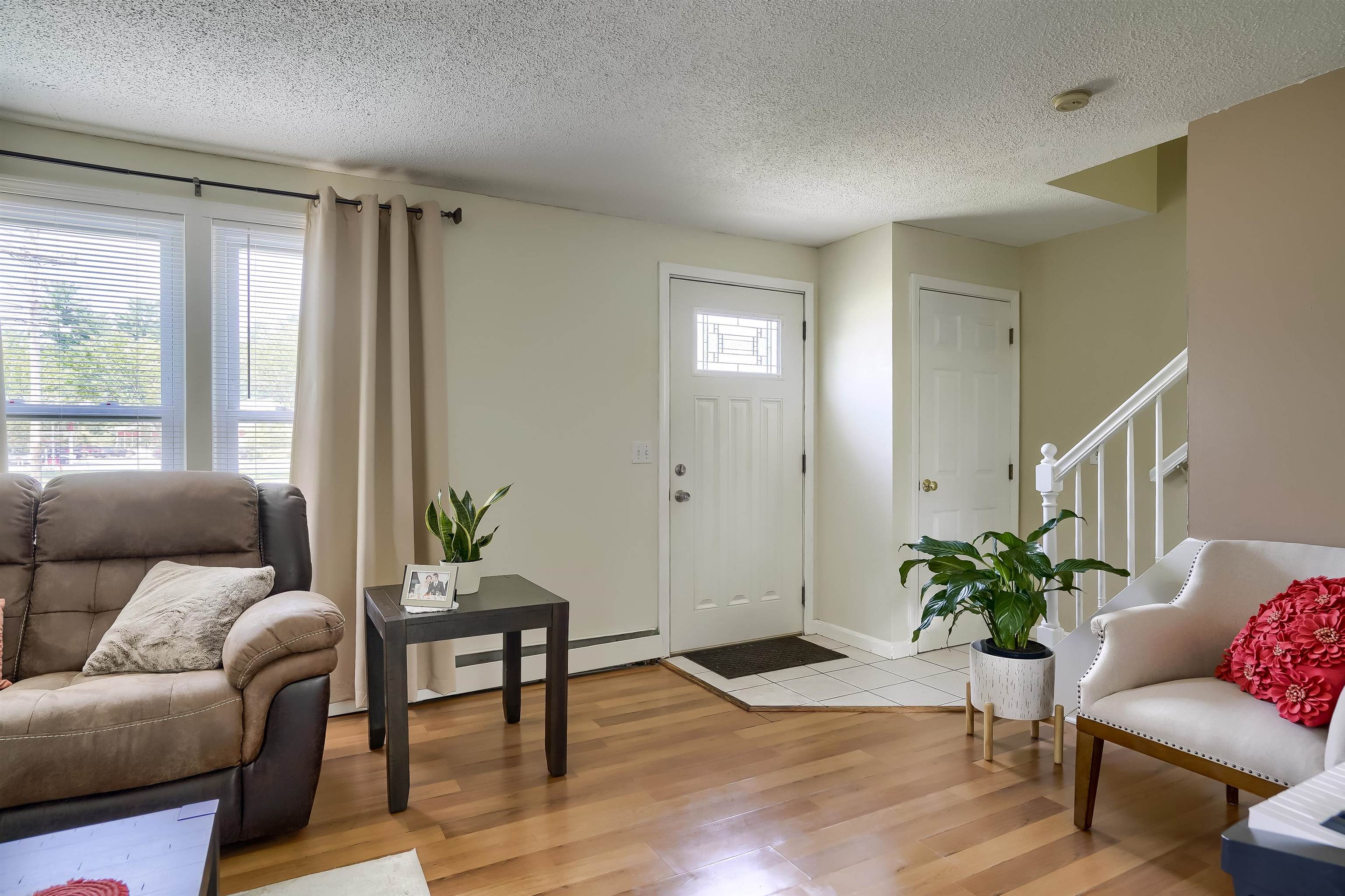 73 R Rockingham Road, Unit R Derry, NH 03038 - Photo 3 of 20