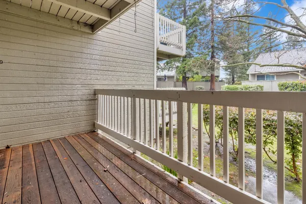 $415,000 | 231 Live Oak Circle, Unit 2, Roseville, CA 95678