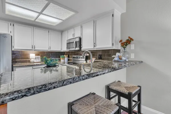 $415,000 | 231 Live Oak Circle, Unit 2, Roseville, CA 95678