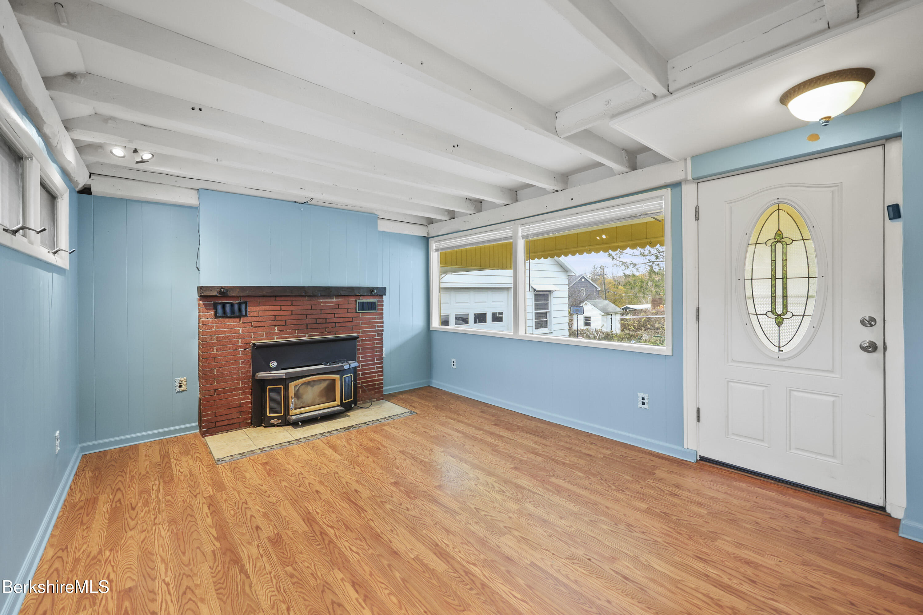 559 Onota Street Pittsfield, MA 01201 - Photo 11 of 29 family room