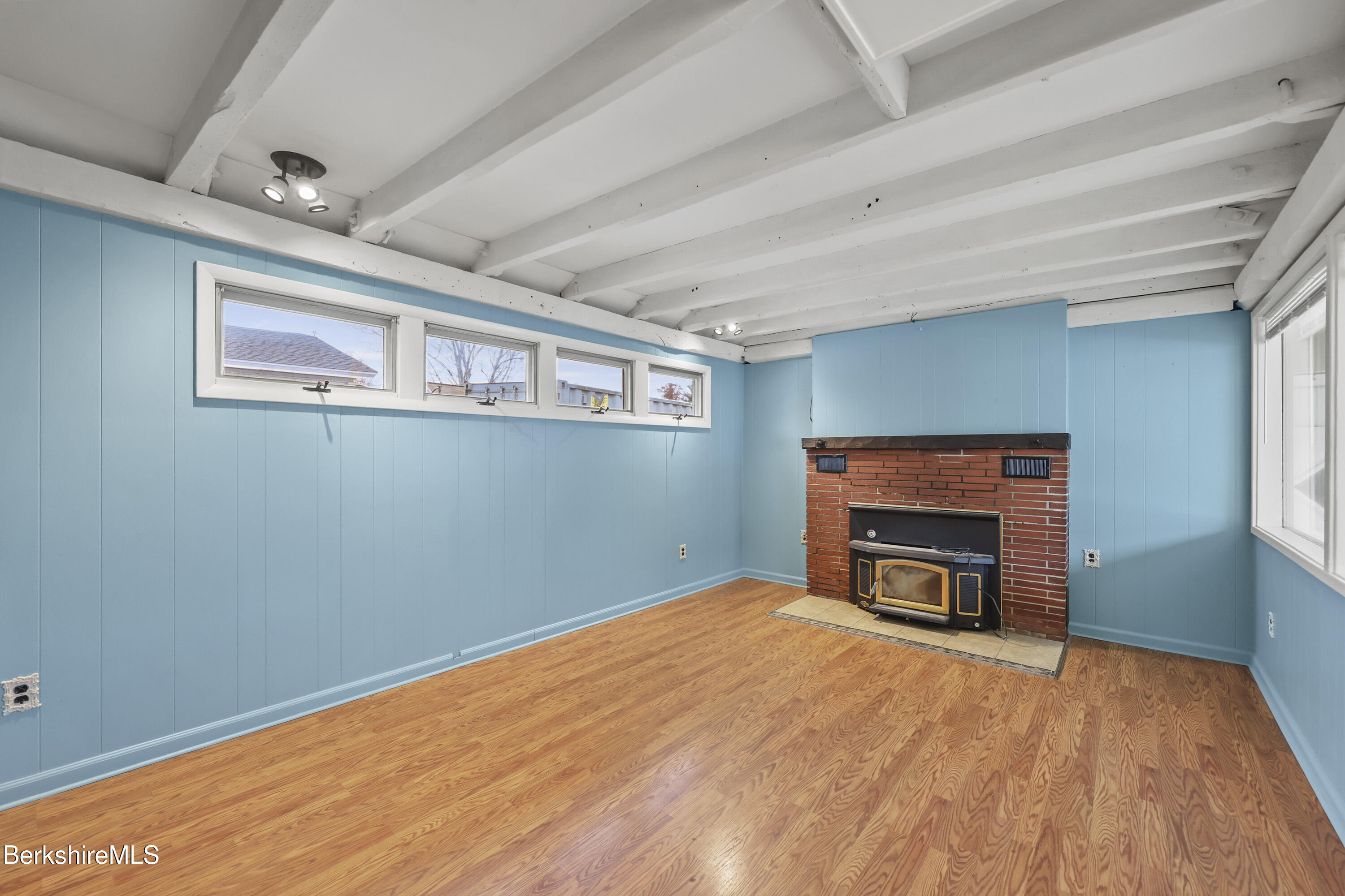 559 Onota Street Pittsfield, MA 01201 - Photo 12 of 29 family room