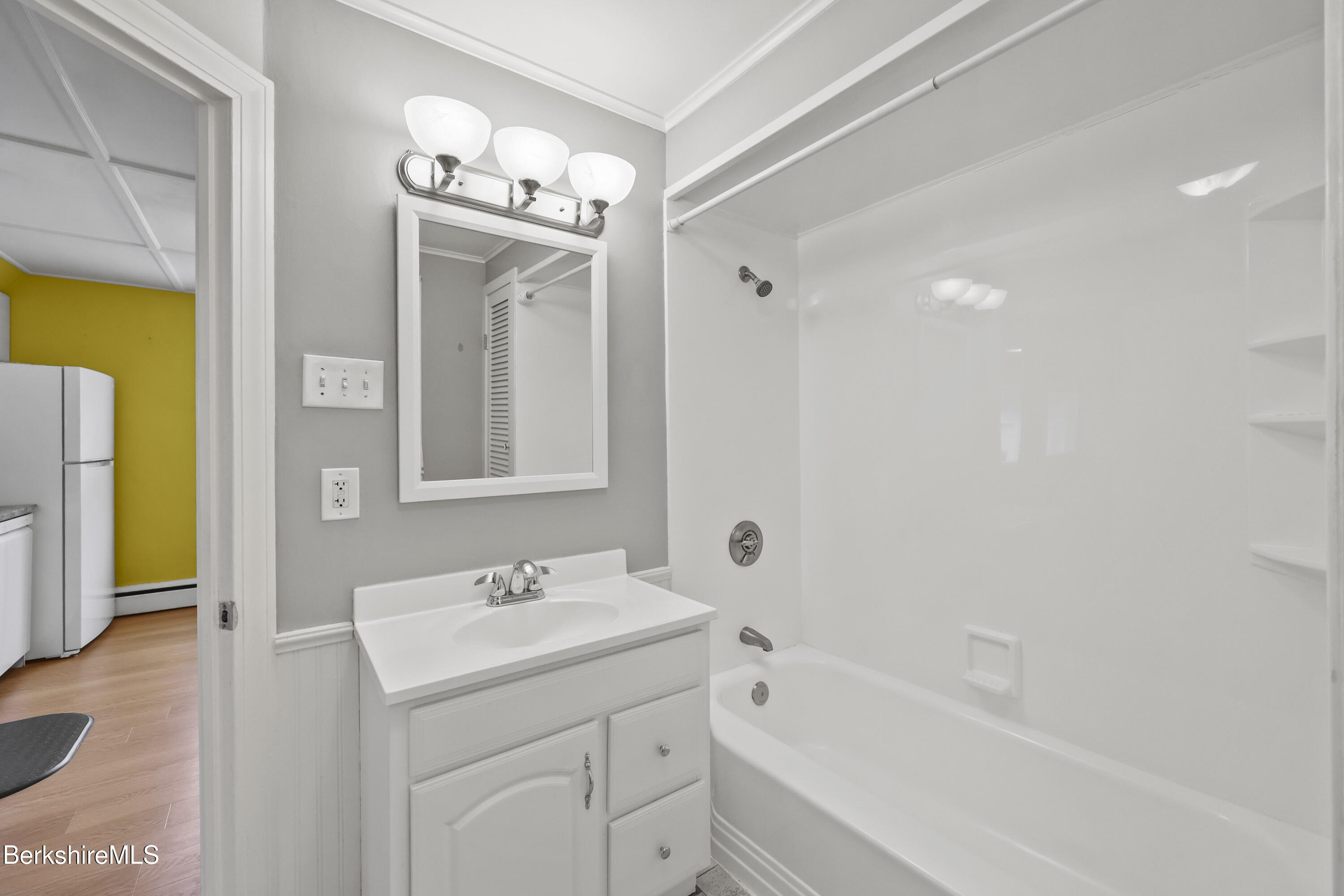 559 Onota Street Pittsfield, MA 01201 - Photo 15 of 29 full bath