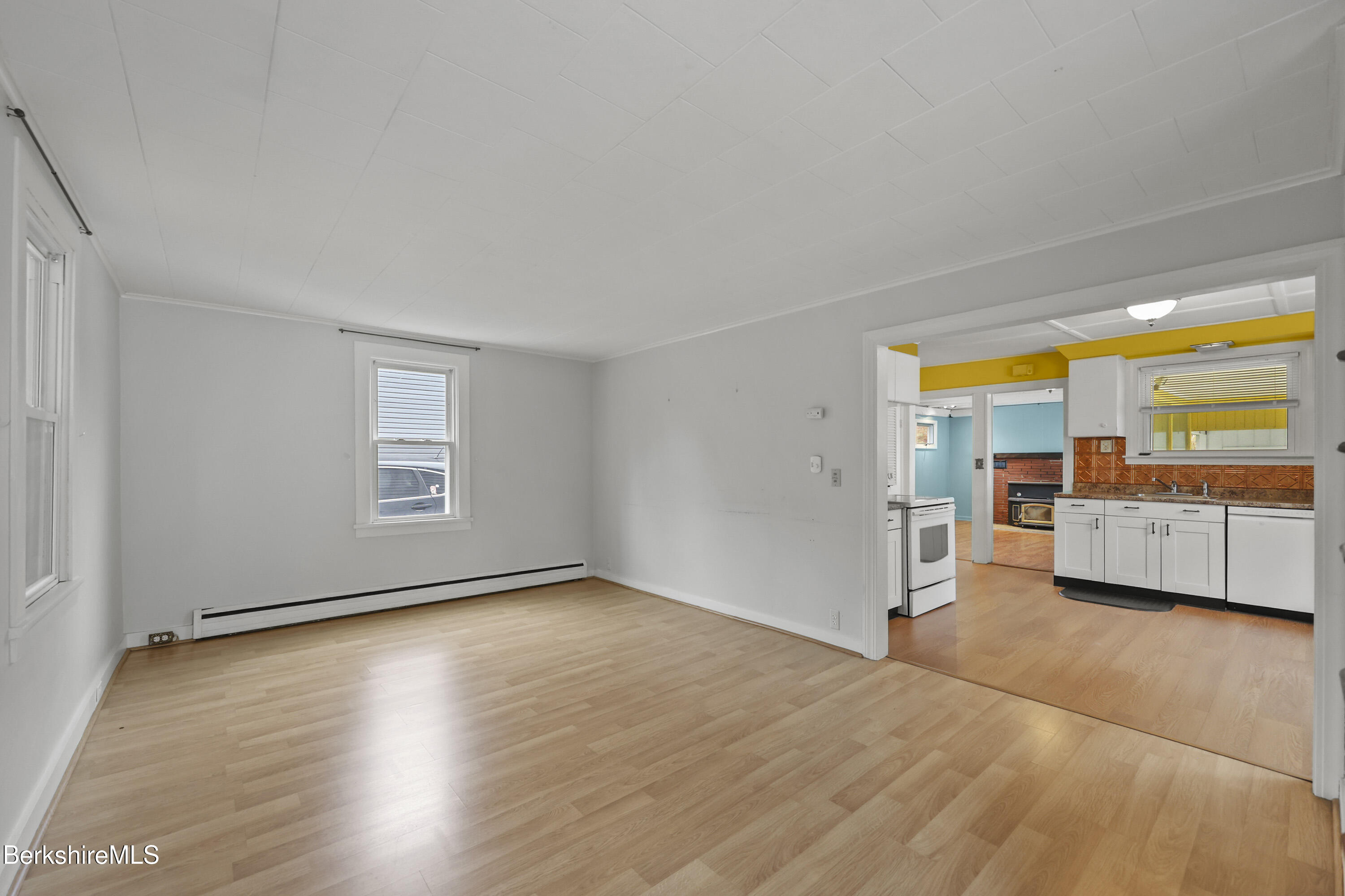 559 Onota Street Pittsfield, MA 01201 - Photo 5 of 29 living toward kitchen